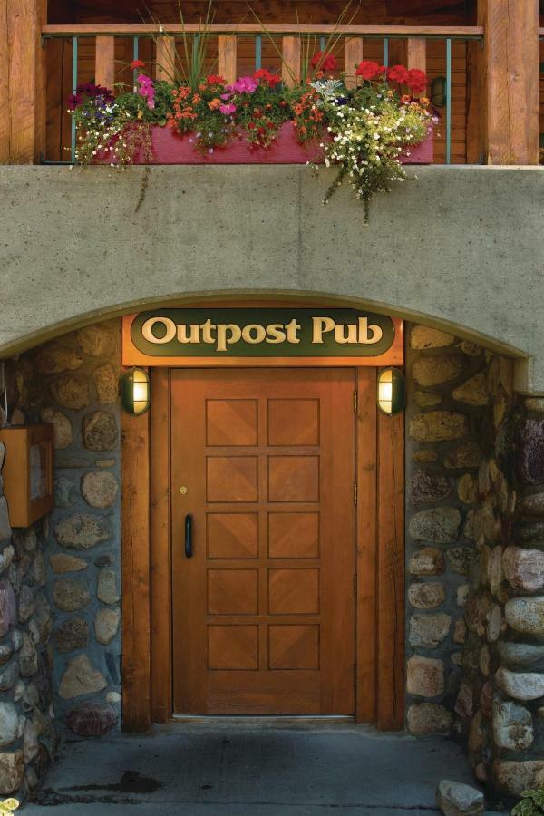 Hotel Post And Lake Louise
